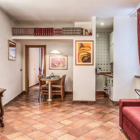 Cozy Flat In Trevi Fountain Apartman Róma Kültér fotó