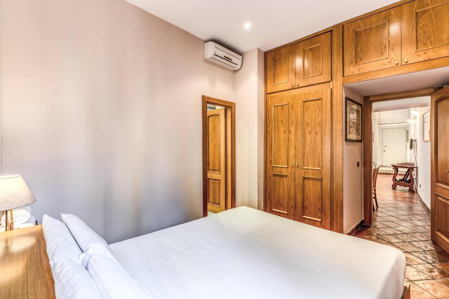 Cozy Flat In Trevi Fountain Apartman Róma Kültér fotó