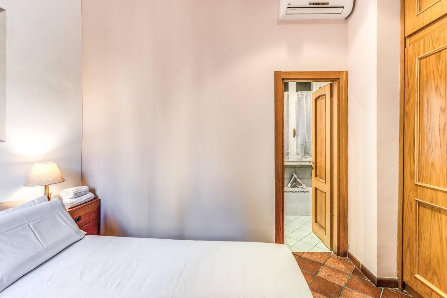 Cozy Flat In Trevi Fountain Apartman Róma Kültér fotó
